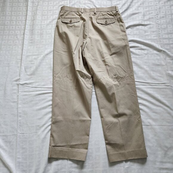 LL‎ Bean Mens Khaki Pants 34 X 30 Beige Chino Classic Fit Cotton Preppy Workwear - Picture 2 of 4